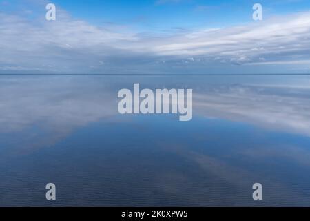 Paesaggio minimalista di Salt Lake Elton Foto Stock