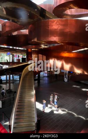 Una vista generale all'interno dell'Experimentarium, un museo della scienza nel quartiere Hellerup di Copenhagen. Data foto: 13 agosto 2022. Il credito fotografico dovrebbe Foto Stock