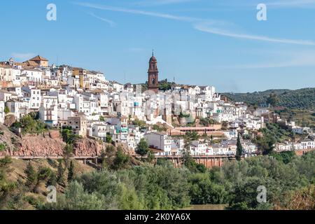 Vista del villaggio di Montoro, una città e un comune nella provincia di Cordoba, nel sud della Spagna, nella parte nord-centrale della comunità autonoma di A. Foto Stock