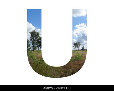 Lettera U dell'alfabeto fatta di paesaggio con nuvole, cielo azzurro, alberi, sole, erba e brughiera, con colori blu, bianco, verde, rosa e giallo Foto Stock