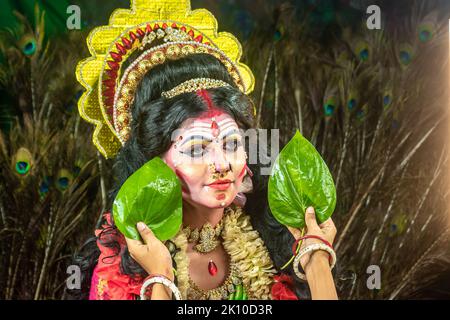Concetto Agomoni, Mahalaya Shoot-Forms di Parvati con abito tradizionale come la dea Foto Stock