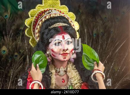 Concetto Agomoni, Mahalaya Shoot-Forms di Parvati con abito tradizionale come la dea Foto Stock