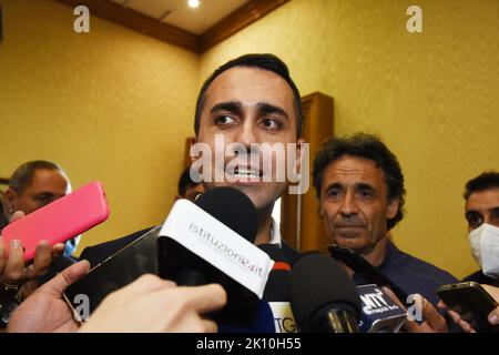 Napoli, Italia. 13th Set, 2022. Luigi di Maio, Ministro degli Affari Esteri del Governo Italiano, leader del Partito movimento Civico, interviene all'Unione industriale di Napoli il 13 settembre 2022. (Foto di Pasquale Gargano/Pacific Press/Sipa USA) Credit: Sipa USA/Alamy Live News Foto Stock