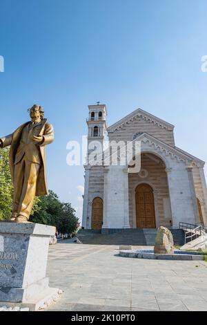 Pristina, Kosovo - 2022 luglio: Cattedrale di Madre Teresa a Pristina, Kosovo. La Cattedrale di Santa Madre Teresa è una cattedrale cattolica romana Foto Stock