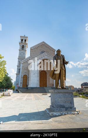 Pristina, Kosovo - 2022 luglio: Cattedrale di Madre Teresa a Pristina, Kosovo. La Cattedrale di Santa Madre Teresa è una cattedrale cattolica romana Foto Stock