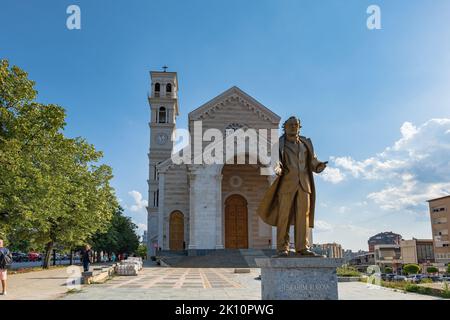 Pristina, Kosovo - 2022 luglio: Cattedrale di Madre Teresa a Pristina, Kosovo. La Cattedrale di Santa Madre Teresa è una cattedrale cattolica romana Foto Stock