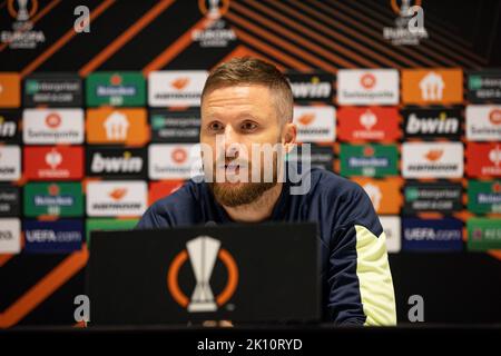 Leuven, Belgio. 14th Set, 2022. Lasse Nielsen di Malmo ha illustrato nel corso di una conferenza stampa della squadra svedese FC Malmo, mercoledì 14 settembre 2022 a Leuven, in preparazione della partita di domani contro la squadra di calcio belga Royale Union Saint-Gilloise, il 2° giorno della tappa del gruppo UEFA Europa League. BELGA PHOTO DAVID PINTENS Credit: Belga News Agency/Alamy Live News Foto Stock