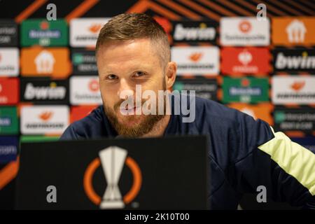 Leuven, Belgio. 14th Set, 2022. Lasse Nielsen di Malmo ha illustrato nel corso di una conferenza stampa della squadra svedese FC Malmo, mercoledì 14 settembre 2022 a Leuven, in preparazione della partita di domani contro la squadra di calcio belga Royale Union Saint-Gilloise, il 2° giorno della tappa del gruppo UEFA Europa League. BELGA PHOTO DAVID PINTENS Credit: Belga News Agency/Alamy Live News Foto Stock