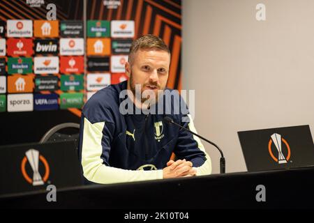 Leuven, Belgio. 14th Set, 2022. Lasse Nielsen di Malmo ha illustrato nel corso di una conferenza stampa della squadra svedese FC Malmo, mercoledì 14 settembre 2022 a Leuven, in preparazione della partita di domani contro la squadra di calcio belga Royale Union Saint-Gilloise, il 2° giorno della tappa del gruppo UEFA Europa League. BELGA PHOTO DAVID PINTENS Credit: Belga News Agency/Alamy Live News Foto Stock