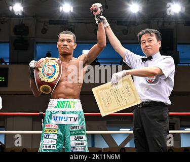 Tokyo, Giappone. 13th Set, 2022. Il campione giapponese Andy Hiraoka ha vinto il torneo di boxe super leggero WBO Asia Pacific alla Korakuen Hall di Tokyo, Giappone, 13 settembre 2022. Credit: Hiroaki Finito Yamaguchi/AFLO/Alamy Live News Foto Stock