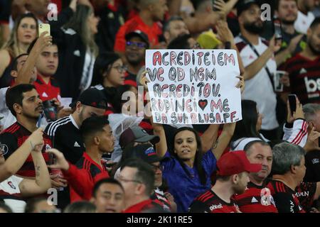 Rio de Janeiro, Brasile. 14th Set, 2022. Tifosi Flamengo, pochi istanti prima della partita tra Flamengo e Sao Paulo, per la semifinale della Copa do Brasil 2022, presso lo Stadio Maracana questo Mercoledì 14. 30761 (Daniel Castelo Branco/SPP) Credit: SPP Sport Press Photo. /Alamy Live News Foto Stock