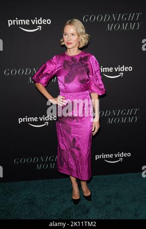 New York, NY, Stati Uniti. 14th Set, 2022. Naomi Watts agli arrivi per GOODNIGHT MOMMY Premiere su prime Video, Metrograph, New York, NY 14 settembre 2022. Credit: Kristin Callahan/Everett Collection/Alamy Live News Foto Stock