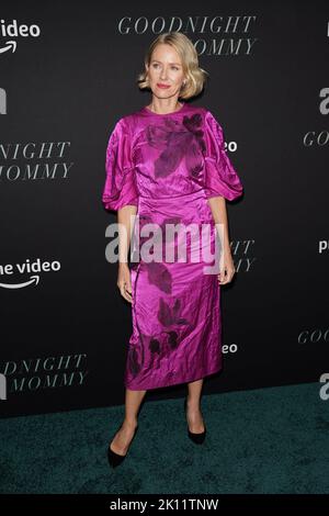 New York, NY, Stati Uniti. 14th Set, 2022. Naomi Watts agli arrivi per GOODNIGHT MOMMY Premiere su prime Video, Metrograph, New York, NY 14 settembre 2022. Credit: Kristin Callahan/Everett Collection/Alamy Live News Foto Stock