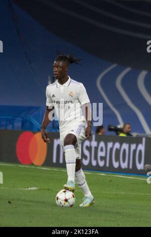 Madrid, Spagna. 15th Set, 2022. Camavinga.During la partita giocata tra Real Madrid e RB Leipzig. Vittoria del Real Madrid da 2 a 0 con gli obiettivi di fede Valverde e Asensio in tempo di infortunio. (Foto di Jorge Gonzalez/Pacific Press) Credit: Pacific Press Media Production Corp./Alamy Live News Foto Stock