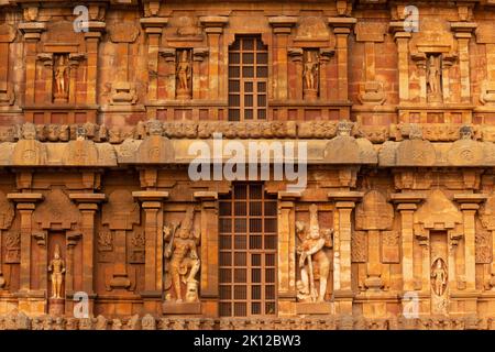 La bella scultura sul tempio di Brihadeshwara, Thanjavur, Tamilnadu, India. Foto Stock