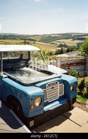 Landrover Hot Tub, High Bickington, North Devon, Inghilterra, Regno Unito. Foto Stock