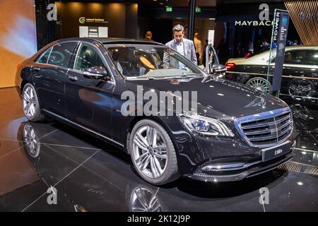 Mercedes Benz S560 e auto ibrida plug-in presentata al Salone di Parigi. Parigi, Francia - 3 ottobre 2018. Foto Stock