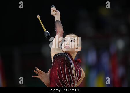 Sofia, Bulgaria. 15th Set, 2022. Sofia, Sofia, Bulgaria, 15 settembre 2022, Kita Sumire (JPN) - Club durante il Campionato Mondiale di Ginnastica ritmica 2022 day2 - Ginnastica Credit: Live Media Publishing Group/Alamy Live News Foto Stock