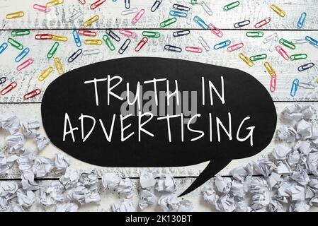 Didascalia di testo che presenta la verità nella pubblicità. Parola per pratica pubblicità onesta Propaganda Foto Stock