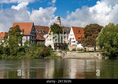 Donauufer in Lauingen Donau, Bayern, Deutschland | sponda del Danubio in Lauingen, Baviera, Germania Foto Stock