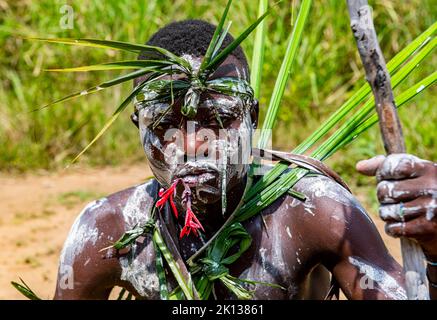 Guerriero pigmy, Kisangani, Repubblica Democratica del Congo, Africa Foto Stock