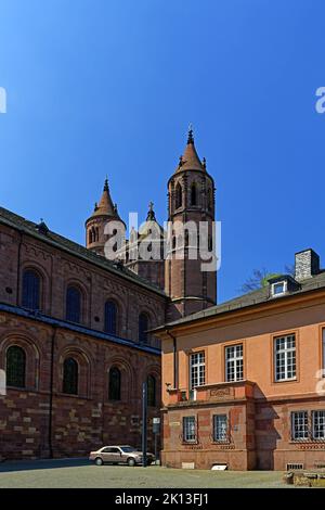 Dom Sankt Peter, erbaut 12. Jahrhundert, Heyls-Schlößchen *** Caption locale *** Europa, Germania, Renania-Palatinato, Worms, Schloßplatz, Schum-Città Foto Stock