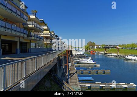 Sportboothafen, Gebäude, Hafenbecken, Boote *** Didattica locale *** Europa, Germania, Renania-Palatinato, Speyer, Harbour Street, Schum città, boa sport Foto Stock