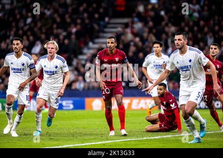 Copenaghen, Danimarca. 14th Set, 2022. Fernando (20) del Sevilla FC visto durante la partita della UEFA Champions League tra il FC Copenhagen e il Sevilla FC a Parken a Copenhagen. (Photo Credit: Gonzales Photo/Alamy Live News Foto Stock