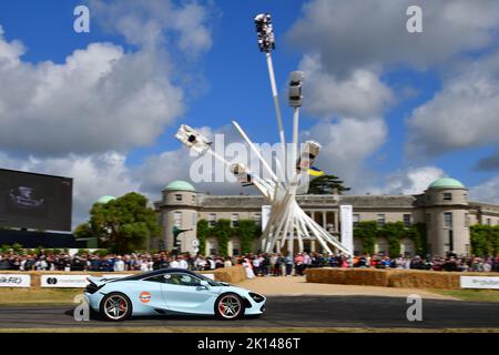 McLaren 720s Coupé, Michelin Supercar Run, un'opportunità per vedere, ascoltare e avvicinarsi alle vetture più prestigiose del mondo, e per pochi fortunati Foto Stock