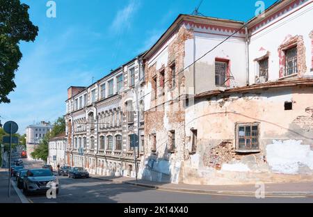 Khokhlovsky Lane, vista delle ex camere del diplomatico e muto impiegato Yemelyan Ucrainintsev, costruito nel 1665, punto di riferimento: Mosca, Russia - 04 agosto Foto Stock