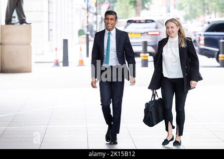 Il nuovo spettacolo politico della BBC domenica con Laura Kuenssberg è in mostra per la prima volta questa mattina, in sostituzione del Andrew Marr Show che era stato ospite Foto Stock