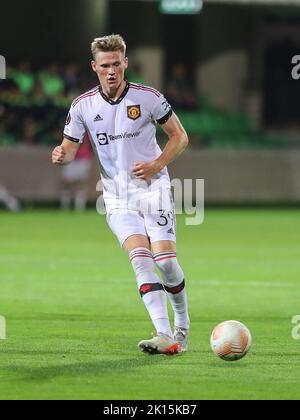 Tiraspol, Repubblica di Moldavia. 15th Set, 2022. Scott McTominay durante la partita della UEFA Europa League Sheriff Tiraspol vs Manchester United allo Sheriff Sports Complex, Tiraspol, Repubblica di Moldova, 15th settembre 2022 (Foto di Stefan Constantin/News Images) Credit: News Images LTD/Alamy Live News Foto Stock