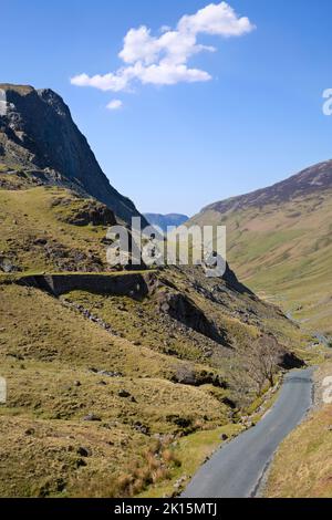 Honister Pass guardando verso ovest verso Buttermere, Lake District, Cumbria, Inghilterra Foto Stock