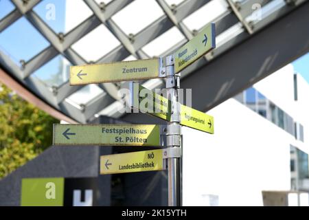 Edificio governativo nel distretto governativo di Sankt Pölten, bassa Austria Foto Stock