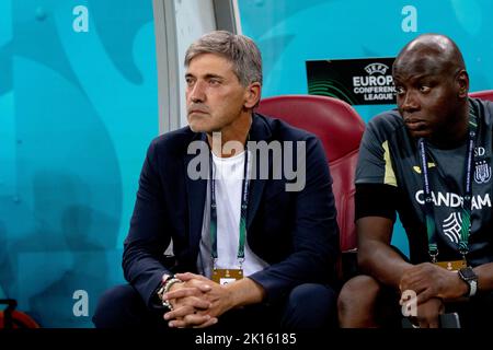 Bucarest, Romania. 15th Set, 2022. 15 settembre 2022: Felice Mazzu il capo allenatore del RSC Anderlecht durante la partita della UEFA Europa Conference League di gruppo B tra FCSB Bucarest e RSC Anderlecht allo Stadio Nazionale Arena di Bucarest, Romania ROU. Catalin Soare/Cronos Credit: Cronos/Alamy Live News Foto Stock