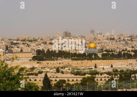 Santuario della cupola della roccia, skyline della Città Vecchia a Gerusalemme Foto Stock