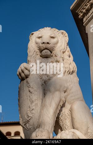 Basilica di Santa Croce - Chiesa francescana gotica facciata in marmo - Piazza di Santa Croce - Firenze Italia Foto Stock