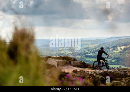 Mountain Bike Rider nel Peak District Foto Stock