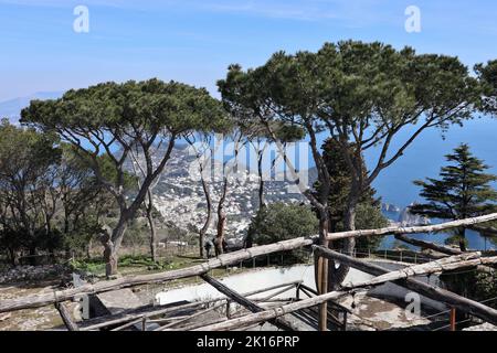 Anacapri - Scorcio del Monte Tiberio dalla terrazza di Monte Solaro Foto Stock