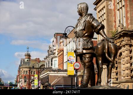 John Simpson Kirkpatrick: Figlio perduto della campagna di Gallipoli nella prima guerra mondiale, asino. South Shields, scolpita da Robert Olley Foto Stock