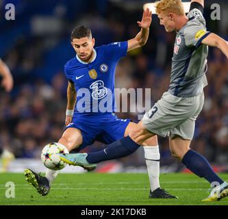 Londra, Regno Unito. 14th Set, 2022. 14 set 2022 - Chelsea contro RB Salzburg - UEFA Champions League - Gruppo e - Stamford Bridge Jorginho di Chelsea durante la partita della Champions League a Stamford Bridge. Credit: Notizie dal vivo di Mark Pain/Alamy Foto Stock