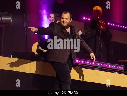 Nashville, Stati Uniti. 12th Set, 2022. Luke Combs si esibisce durante il CMT Giants: Vince Gill al Fisher Center for the Performing Arts il 12 settembre 2022 a Nashville, Tennessee. Foto: Amiee Stubbs Credit: Imagespace/Alamy Live News Foto Stock