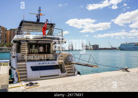 Recintato di sezione per yacht e mega yacht nel porto di Malaga, Costa del Sol, Andalusia, Spagna. Foto Stock