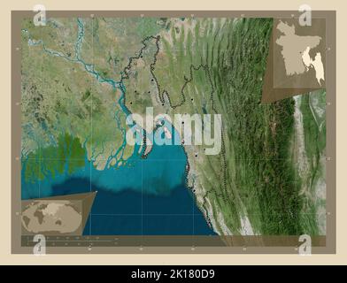 Chittagong, divisione del Bangladesh. Mappa satellitare ad alta risoluzione. Posizioni delle principali città della regione. Mappe delle posizioni ausiliarie degli angoli Foto Stock