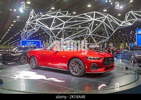 Detroit, Michigan, Stati Uniti. 15th Set, 2022. La Ford Mustang 2024, in mostra al North American International Auto Show. Credit: Jim West/Alamy Live News Foto Stock