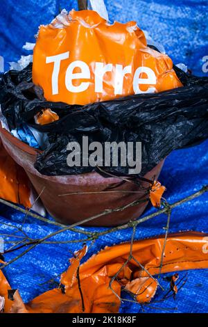 "Terra di plastica": Fotografia concettale di difesa dell'ambiente, Francia Foto Stock