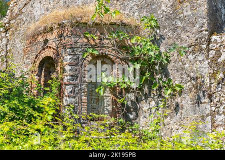 Rovine del monastero di Agia Ekaterini sull'isola di Corfù, Grecia Foto Stock