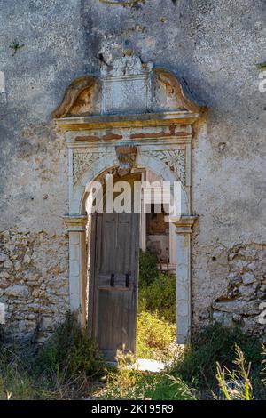 Rovine del monastero di Agia Ekaterini sull'isola di Corfù, Grecia Foto Stock