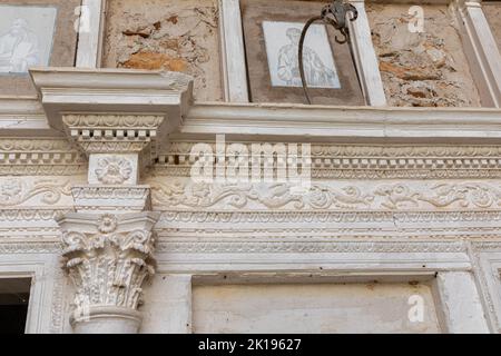 Rovine del monastero di Agia Ekaterini sull'isola di Corfù, Grecia Foto Stock