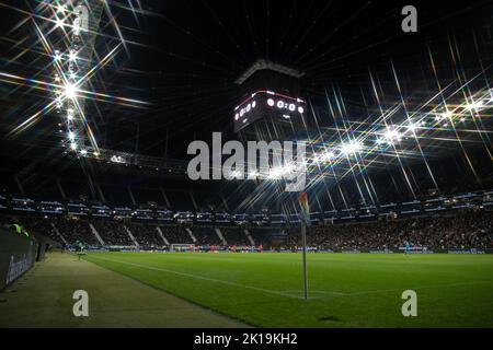 Francoforte sul meno, Germania. 16th Set, 2022. Francoforte sul meno, Germania, settembre 16th 2022 Vista generale durante la PARTITA DI ALLARME VOLANTE Frauen-Bundesliga tra Eintracht Francoforte e il Bayern Monaco al Deutsche Bank Park di Francoforte sul meno, Germania Dan o' Connor (Dan o' Connor/SPP) Credit: SPP Sport Press Photo. /Alamy Live News Foto Stock